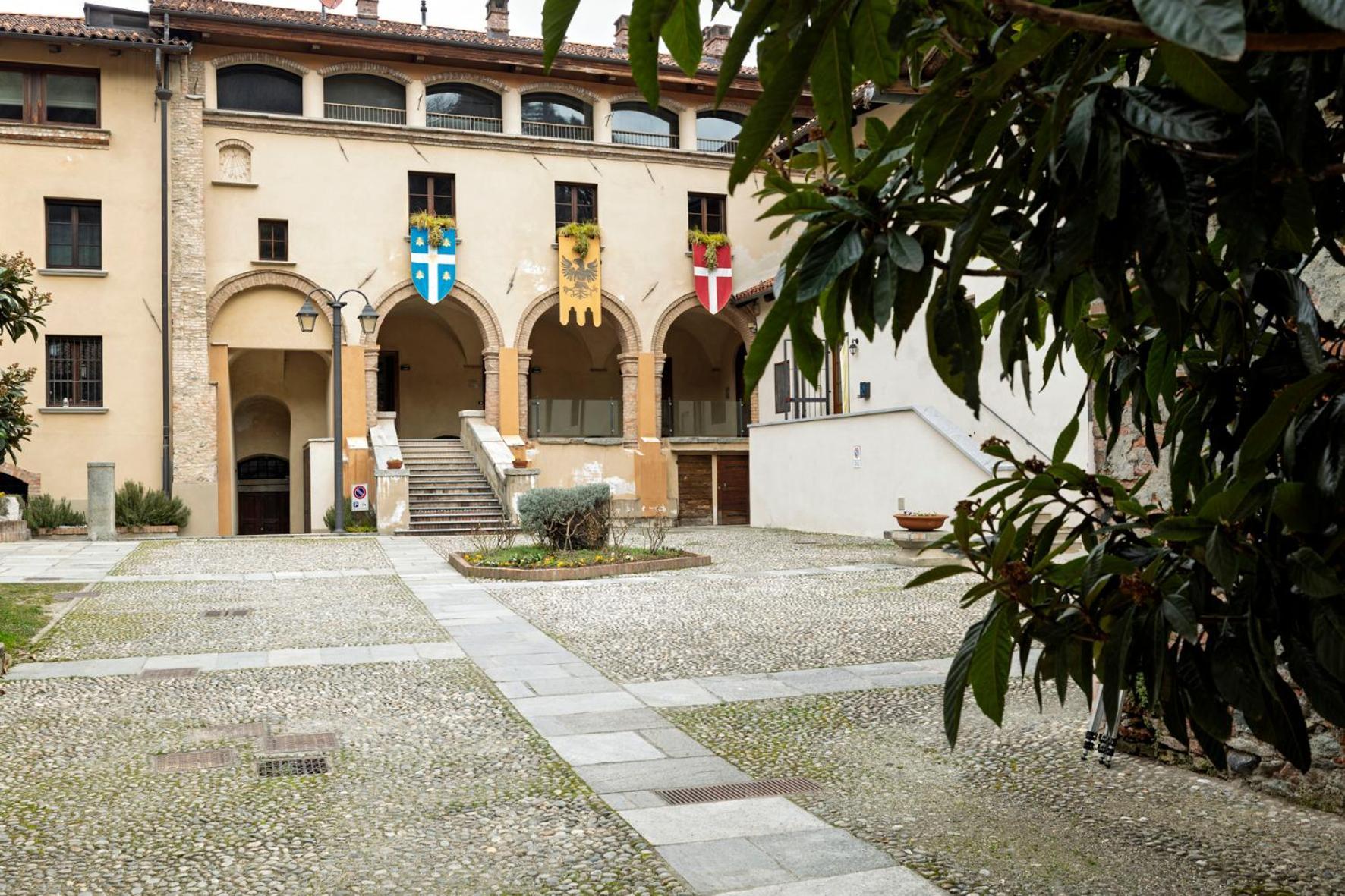 Appartamento Palazzo Dei Duchi Авиляна Екстериор снимка
